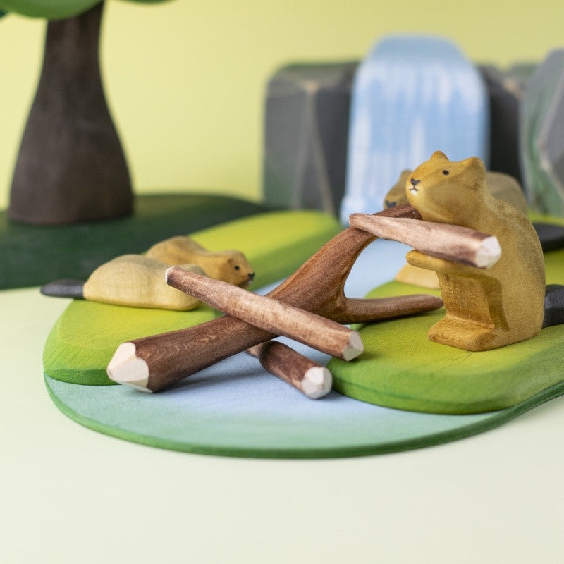 Bumbu Toys | Beaver Sitting