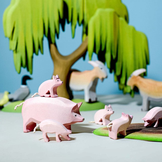 Bumbu Toys | Piglet Eating