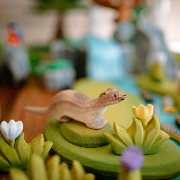 Bumbu Toys | Otter Standing