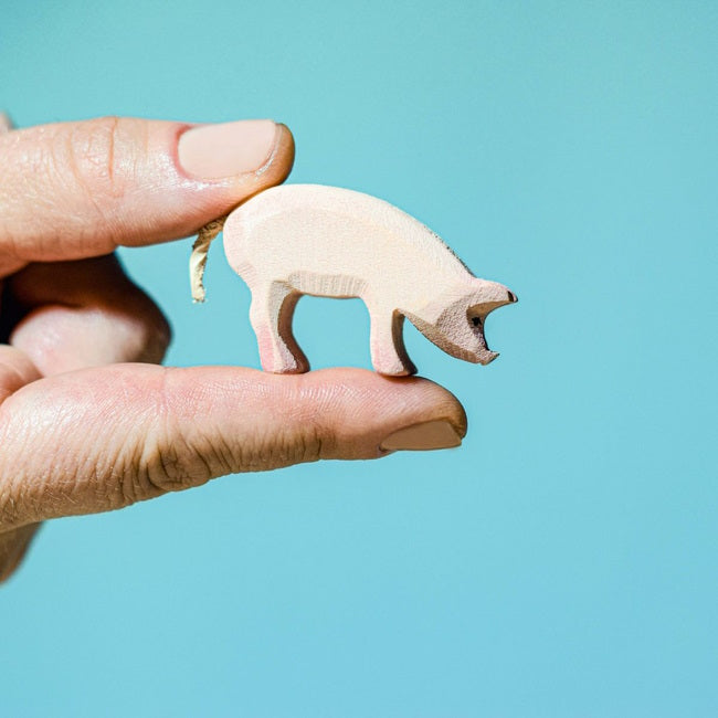 Bumbu Toys | Piglet Eating
