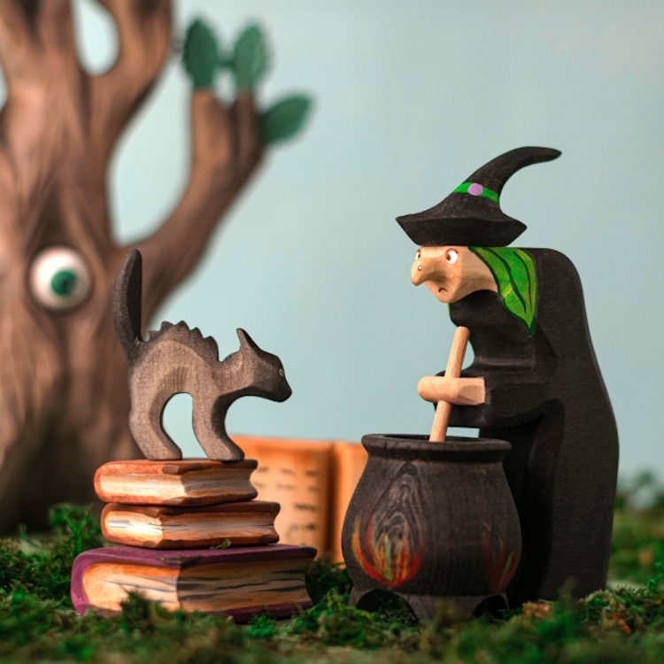 Bumbu Toys | The Watching Oak Green